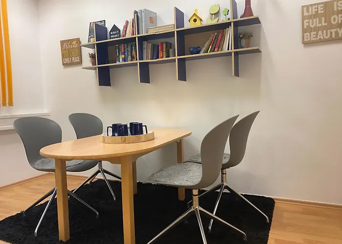 New Zentrum Mit Tiefgarage 아파트